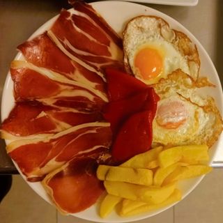 PLATO COMBINADO DE JAMÓN SERRANO