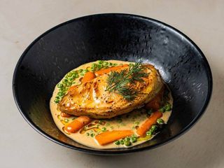 Куряча грудка з соусом альбуфер (310г)