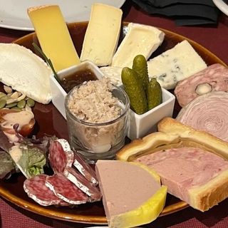 Tablas de patés y quesos franceses 