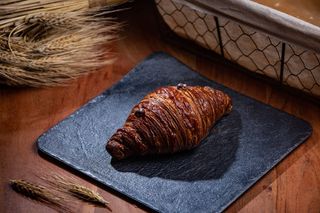 Croissant frantuzesc cu ciocolata