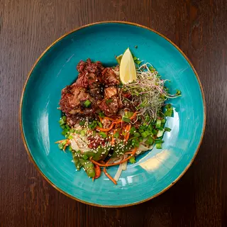 SPAGHETTI TERIYAKI Z SZARPANĄ WOŁOWINĄ