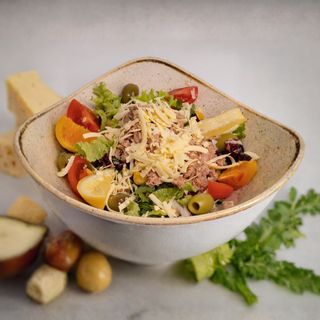 Salata sa tunjevinom