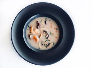 Суп із морепродуктами на кокосовому молоці (300г)