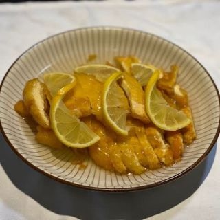 Pollo con Salsa Limòn