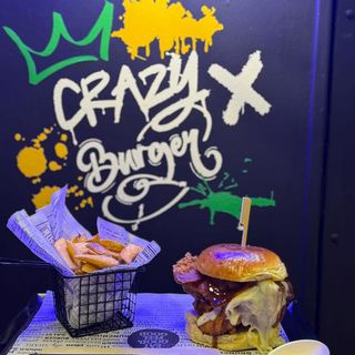 CRAZZY BURGER
