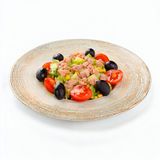 Букет от свежи салати с риба тон (450г)