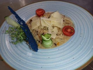 Ризото с пиле и микс от гъби