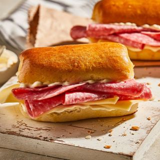 Sándwich Salami Y Queso