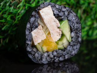 Futomaki black vege 2 /  6 szt.