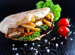 Pita cu snitel de peste