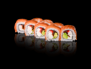 Філадельфія з лососем та авокадо