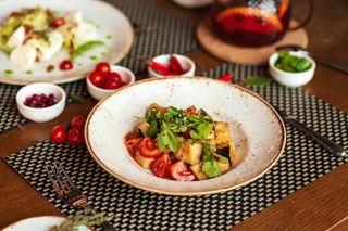 Салат с хрустящими баклажанами