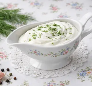 Сметана с укропом