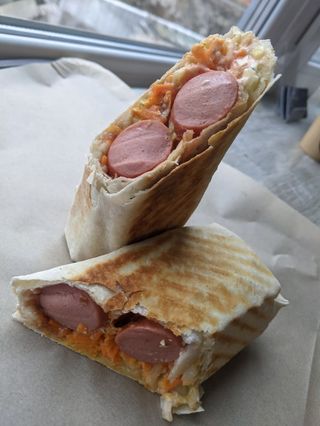 Хот-дог в Лаваші з курячими ковбасками(350гр)