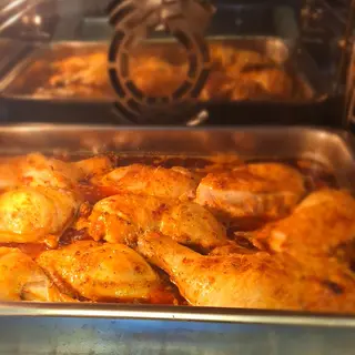 Muslo De Pollo Al Horno Con Guarnición