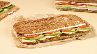 Chicken Sandwich - 524 Kcal