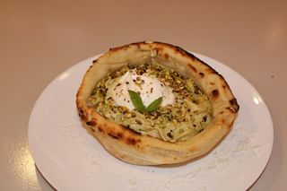 Cesta con Pistacho y Burrata