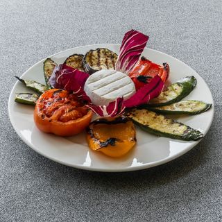 Tomino con verdure grigliate