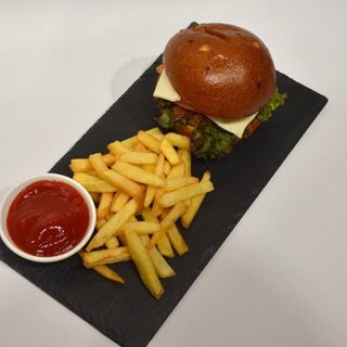 Цезарь бургер с фри