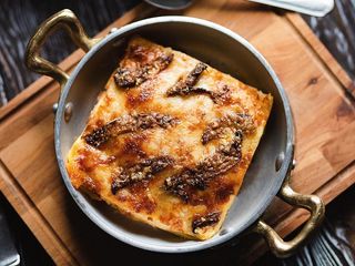 Лазанья з білими грибами та телятиною