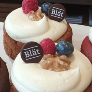 Mini cake carrot cake