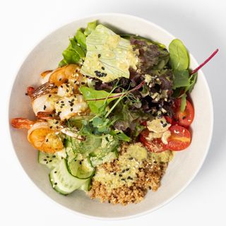 Боул с креветками и киноа 