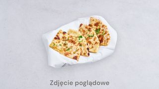 Stuffed paneer naan with raita