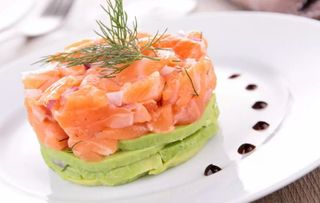 B59.Tartar De Salmón Con Aguacate