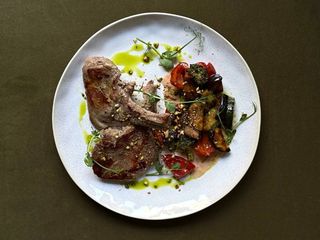 Теляче каре з овочами гриль (380г)