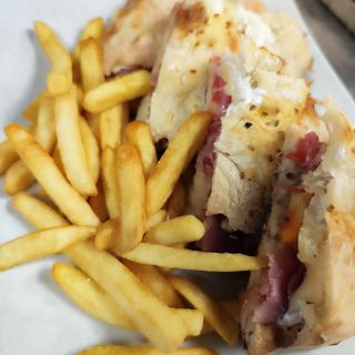 Pizza sendvič sa pruštom 500 gr