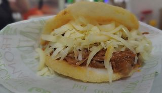 Arepa Mechada 