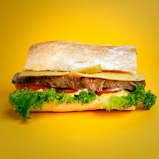 Bocadillo de pinchitos de ternera