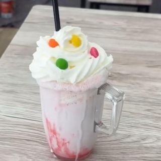 Milkshake de Skittles (400 ml.)
