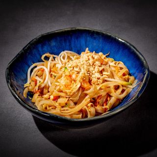 49. Spaghetti saltati misti con gamberi