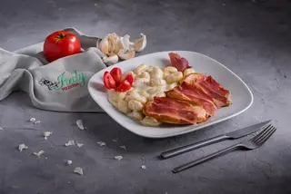Piletina sa pršutom i njokama