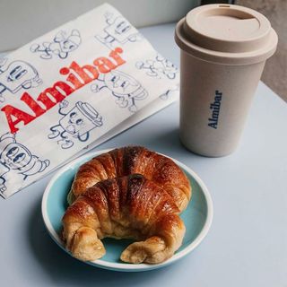 Café + 2 Medialunas Clásicas