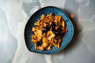 Pollo con funghi e bambù