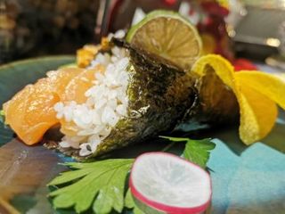 Temaki salmone avocado