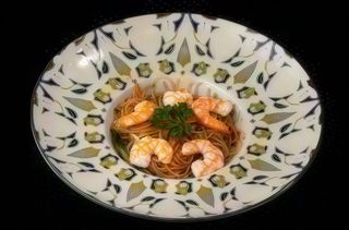 31. Spaghetti di soia con gamberi e verdure