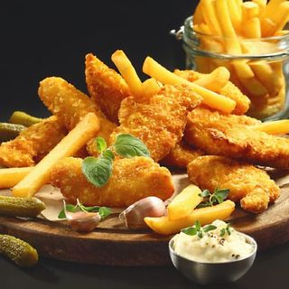 Wings 2szt + Nuggets 3szt + Strips 2szt