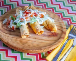 Tacos flautas de pollo