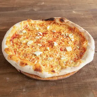 Pizza Quattro Formaggio + Coca cola 0.5