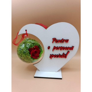 Suport inima cu trandafir criogenat pentru o persoana speciala