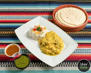 Pollo Flor De Calabaza