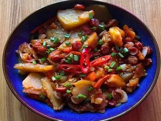 ПАТЕЛЬНЯ СМАЖЕНОЇ КАРТОПЛІ З КОПЧЕНИМИ КОВБАСКАМИ (420g)