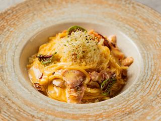 Паста з беконом у вершково-сирному соусі (300g)