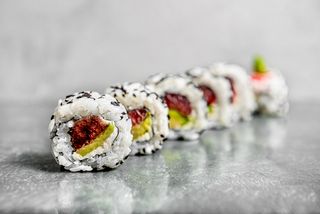 Uramaki California tuńczyk, avocado 10 szt.