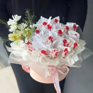 Солодка композиція Raffaello в коробці
