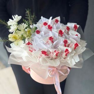 Солодка композиція Raffaello в коробці