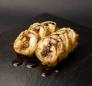 Смажений рол з лососем теріякі (6шт/150г)